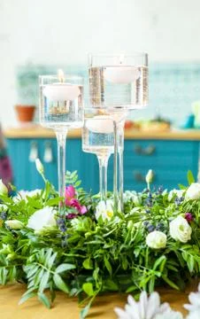 Table decorated with flowers Foto stock