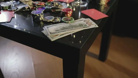 Table for gambling Vidéo 87586420