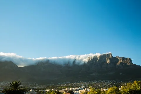 Table Mountain Clouds Tablecloth at Sunrise in Cape Town, Time-lapse video Stock Footage 95242742