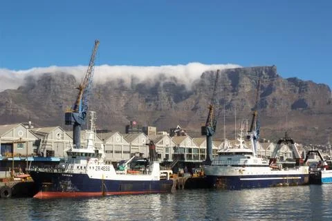 Table mountain waves 写真素材