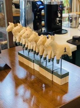 Table number markers in a restaurant Foto stock