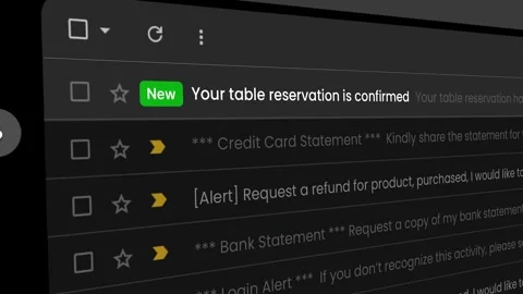 Table reservation is visible, Scrolling through an email Vidéo 335675048
