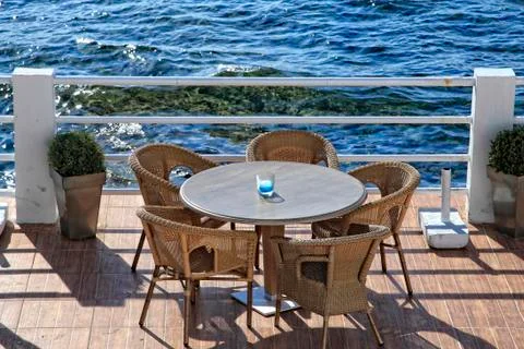 Table on the sea Foto stock