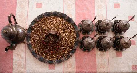 Table set for a tea time. Ottoman tea set with traditional ornaments. Foto stock