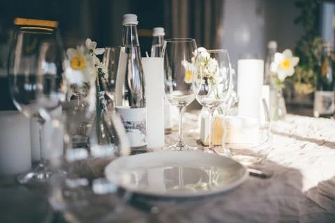 Table setting for dinner in restaurant on the sunset, served wedding table with Foto stock