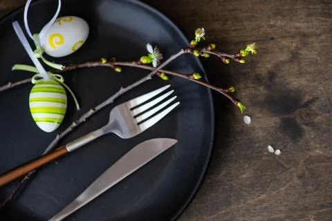 Table setting for Easter dinner Stock-Fotos