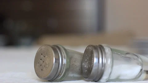 Table setting in restaurant. Salt and pepper. Video stock 32901889