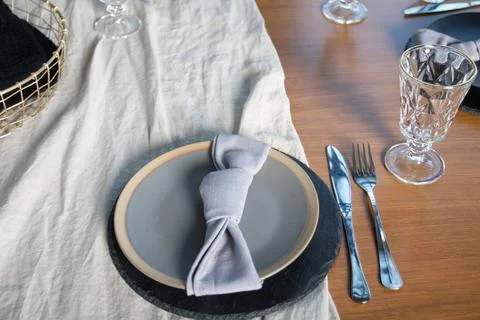 Table setting for wedding celebration in restaurant Stock-Fotos