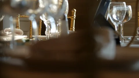 Table settings glasses rack focus slider 스톡 동영상 112141399