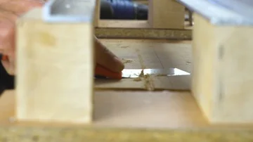 Table in the workshop 動画素材 85629921