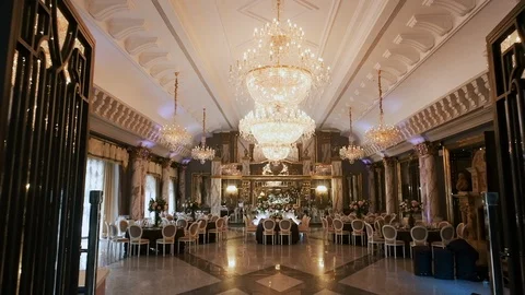 Tables Served In The Restaurant. Preparing For Wedding In A Restaurant With Vídeos de archivo 109287418