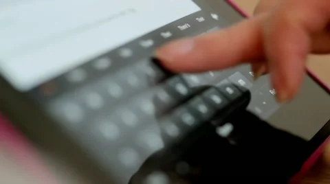 Tablet Computer rack focus Stock Footage 20486189