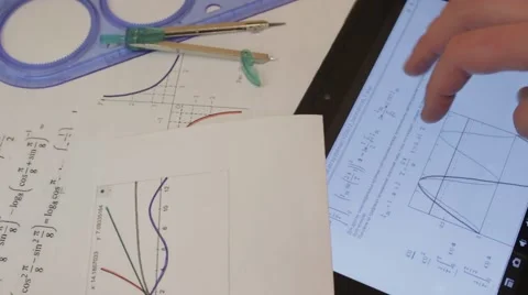 Tablet device being used by a student during his math class. Vidéo 49982847