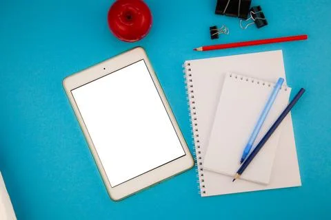 Tablet mockup background top view. Workplace copy space. otepad, notebook and 스톡 사진