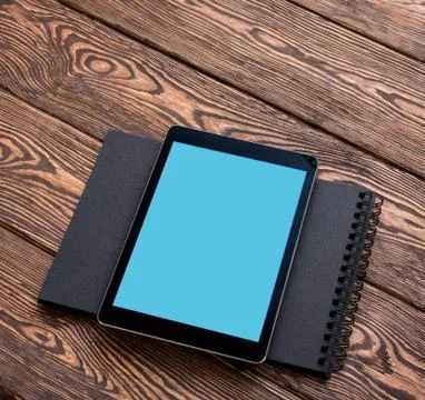 Tablet PC mock up over cafe table. Clipping path included. 스톡 사진