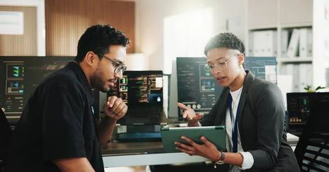 Tablet, programmer and partner with business people in office for web devel.. Foto stock