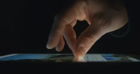 Tablet scrolling and typing slow motion 4K Видео 103495435