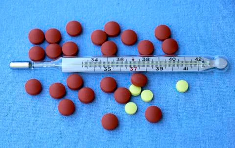 Tablets with a thermometer Stockfoto's