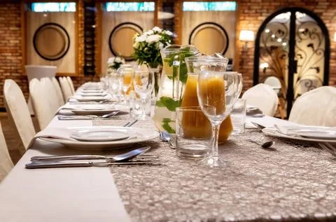 Tableware and table decorations at celebrations Foto stock