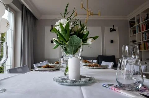 Tableware and table decorations at celebrations Foto stock