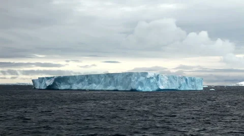 Tabular Iceberg in Antarctica Video stock 922565