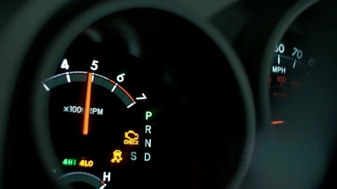 Tachometer and speedometer measure the speed of a fast-driving car Video stock 105159555