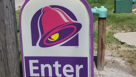 Taco Bell Enter Signage 스톡 동영상 196123747