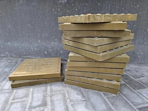 Tactile patterns assist the blind in identifying safe paths Photos
