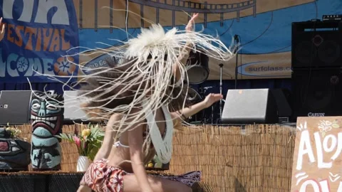 Tahitian hula dancer 動画素材 213623493