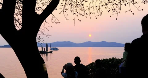 Taihu Lake at sunset 動画素材 245682201