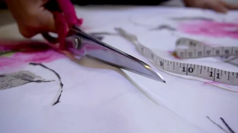 Tailor cutting fabric Stock Footage 81766008