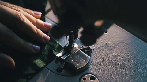 Tailor at Work on Sewing Machine 動画素材 86450305