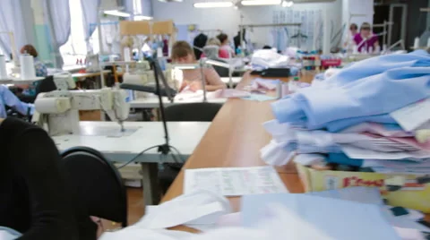 Tailors working in sewing workshop Vídeo Stock 62351715