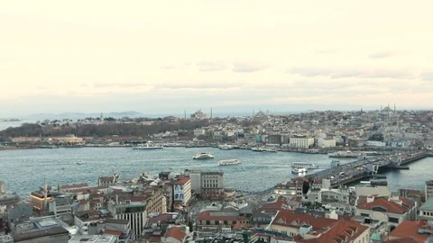 Taime laps from the Galata tower. Bay golden horn time lapas, ships in the bay Vidéo 112066490