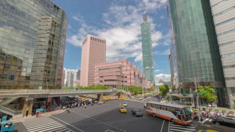 Taipei 101 Traffic Hyperlapse. Video stock 121941727