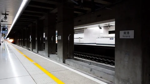 Taiwan high speed train at station Video stock 124653791