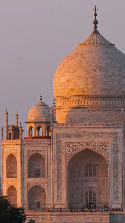 Taj Mahal In Agra, Uttar Pradesh, India. Sunset Dusk Timelapse Of Taj Mahal., image size:480x853
