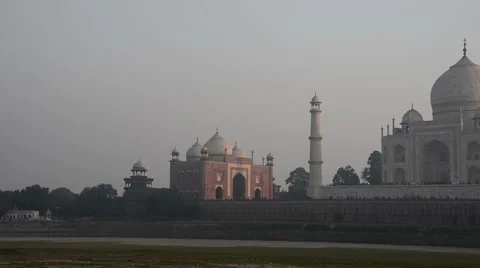 Taj Mahal pan right Video stock 44191392