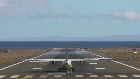 Take off and fly away 스톡 동영상 115083606