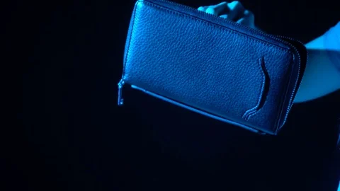 Take dollars from your wallet Видео 74890857