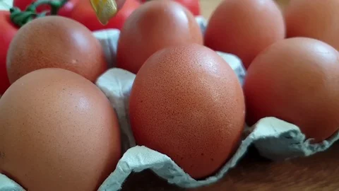 Take an egg by hand Video stock 106706268