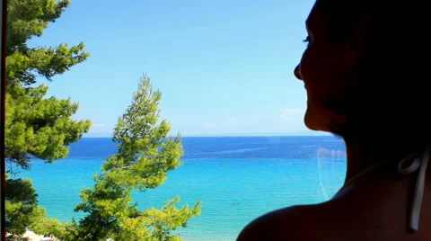 Take the elevator to the sea beach 스톡 동영상 42765378