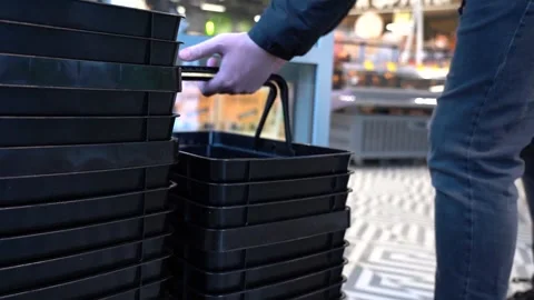 Take a shopping cart Stock Footage 154761824