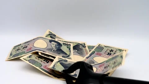 Take a thousand-yen bill with a magic hand. Stock Footage 336510016