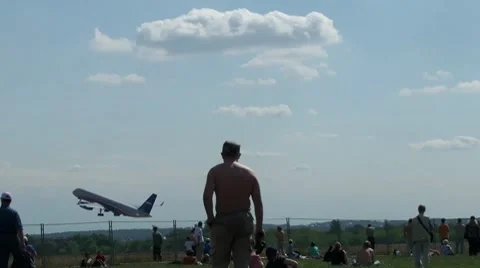 Takeoff Video stock 8559540