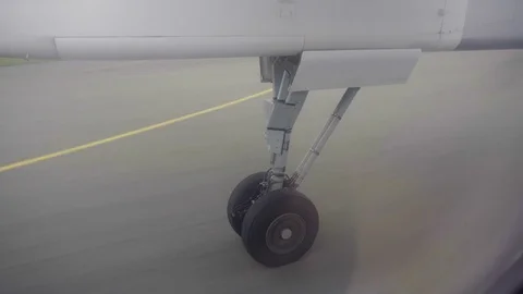 The takeoff of the jet plane. Stockbeeldmateriaal 81068348