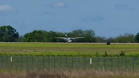 Takeoff of the smallest Air Force One, Pres. Eisenhower's L-26B, "Ike's Bird". Vídeos de archivo 154185526