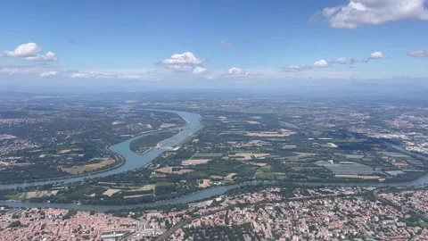 Taking off from Avignon on a sunny day Stock-Footage 337054553