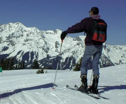  taking a break in skiing, rest and pause in winter sports taking a break ... Foto stock