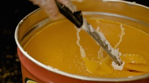 Taking caramel from the can. Slowly 스톡 동영상 85100307